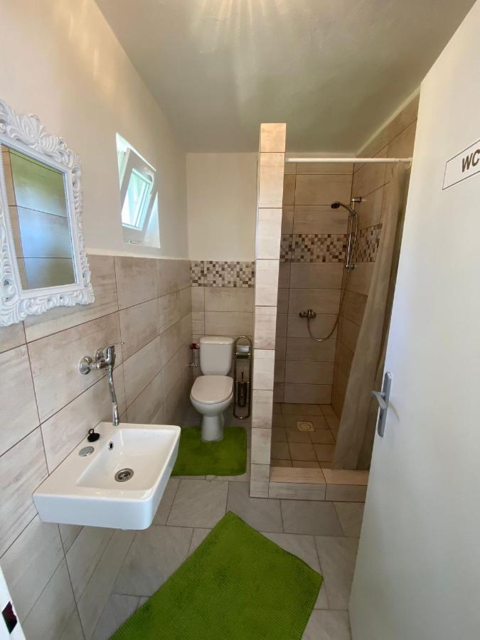 Apartman Beniskovec, Suchdol Nad Luznici Bagian luar foto